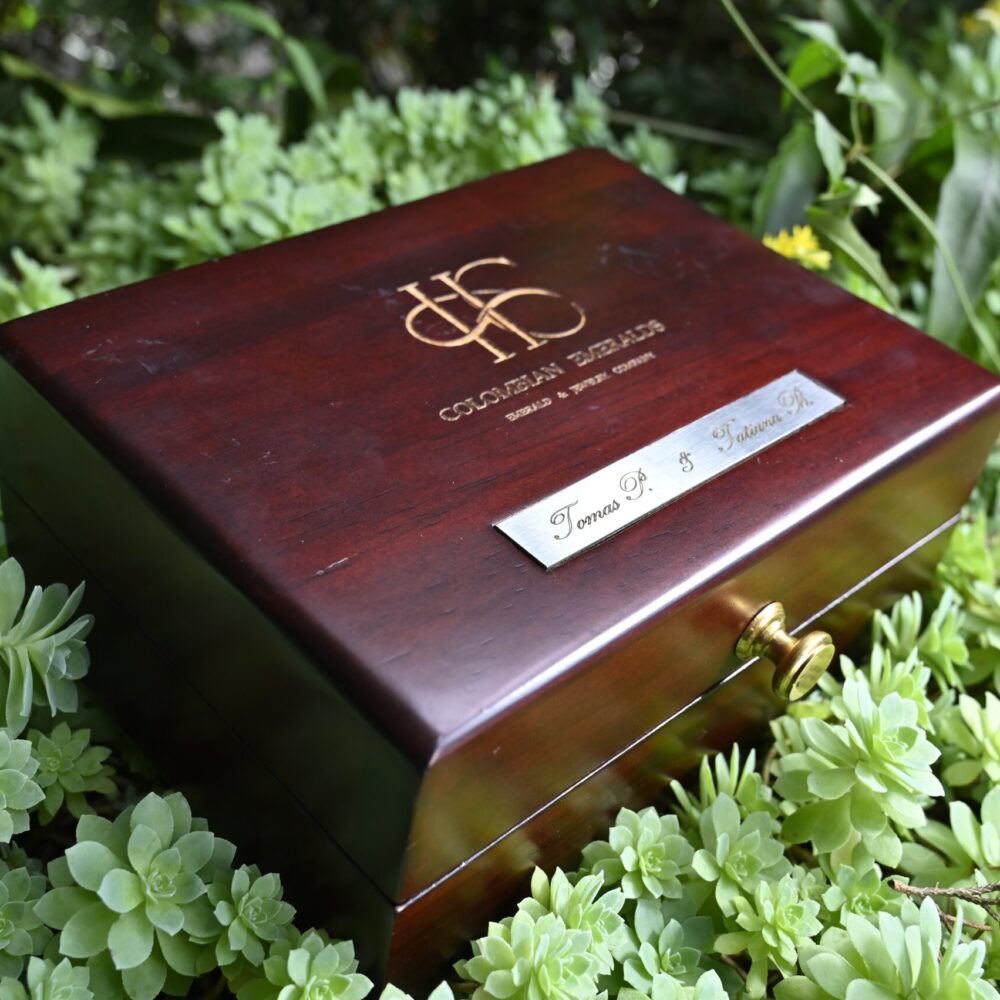 Caja para Anillos y Argollas de Matrimonio en Madera de Pino con Terciopelo