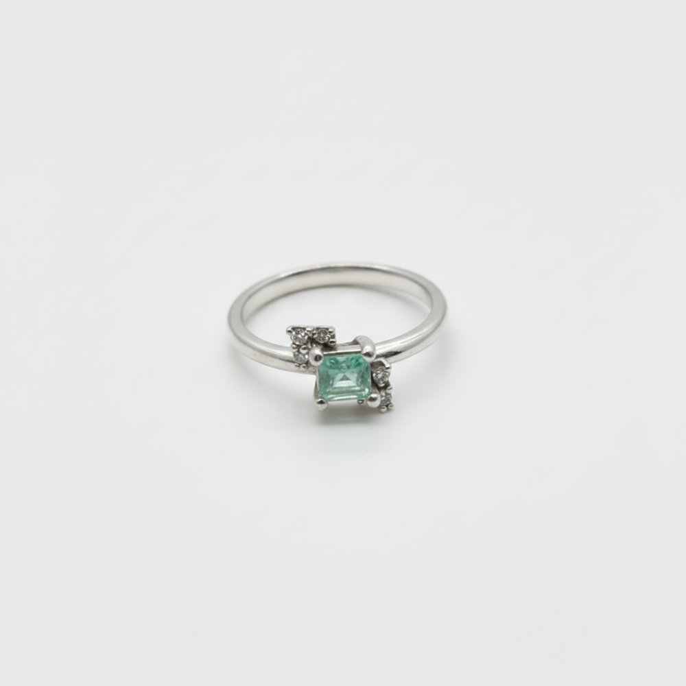 Anillo Bruma Imperial con Esmeralda Natural Colombiana en Plata 925