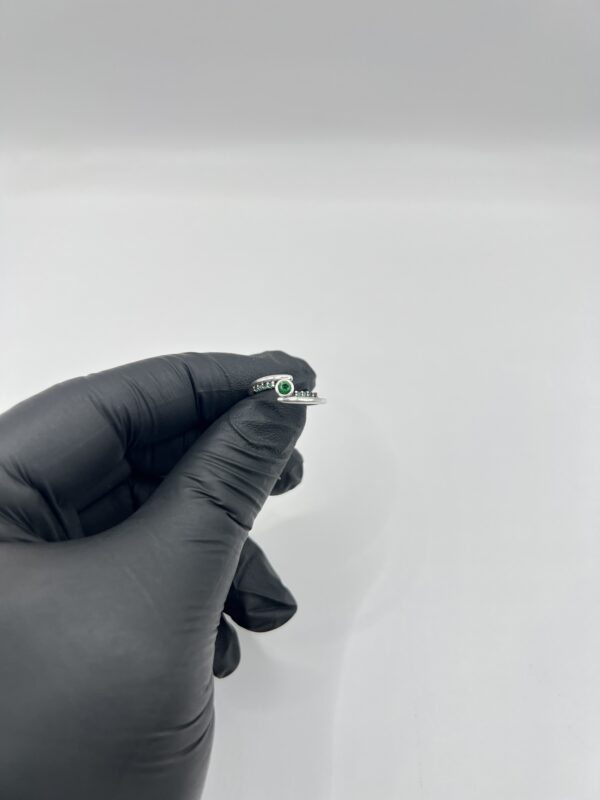 Anillo de esmeralda natural colombiana para dama en plata 925