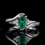 Anillo de plata 925 con esmeralda natural colombiana de talla esmeralda y diamantes de laboratorio