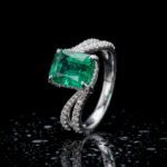 Anillo de plata 925 con esmeralda natural colombiana de talla esmeralda y banda dividida con diamantes de laboratorio