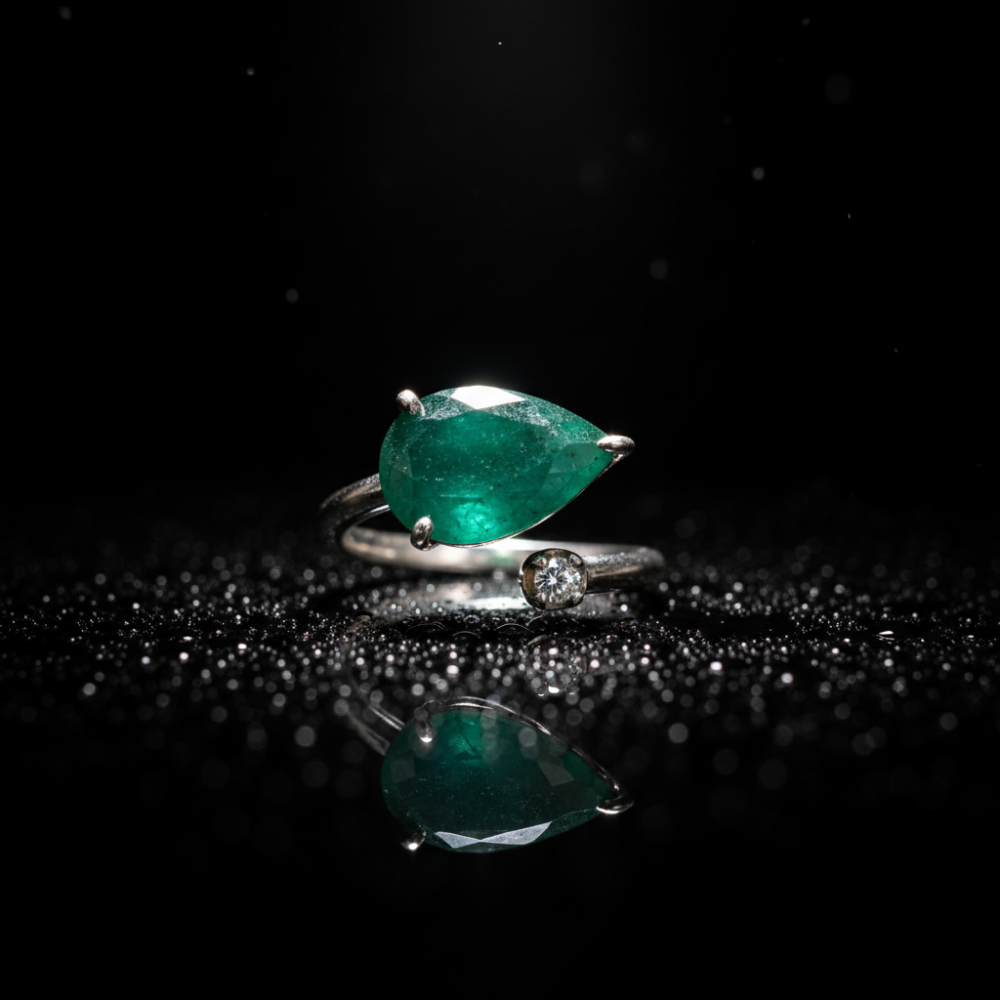 Anillo Rosée d'Émeraude con Esmeralda Natural Colombiana en Plata Ley 925